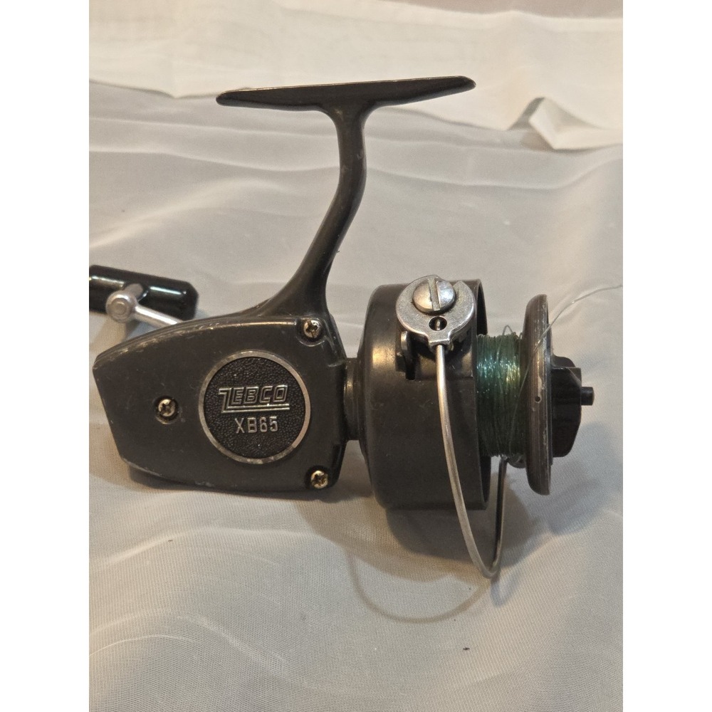 Vintage ZEBCO XB65 Made In Japan Spinning Reel Fishing Gear Works great